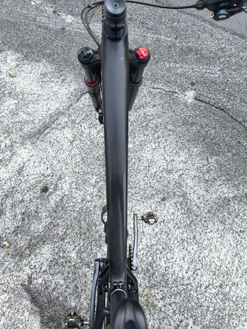 Used Specialized Epic Expert 2022 2022 Mountainbike, Black, 29 — image 10 of 11