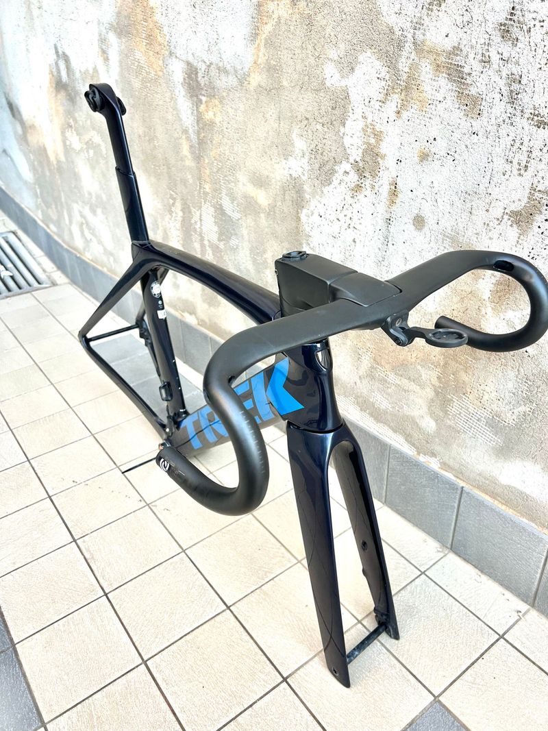 Used Trek Madone SL 7 2023 Frameset 2023 Road & Gravel, Blue — image 2 of 6