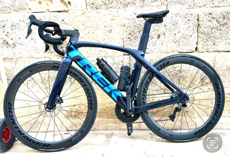 Used Trek Madone SL 7 2023 Frameset 2023 Road & Gravel, Blue — image 5 of 6