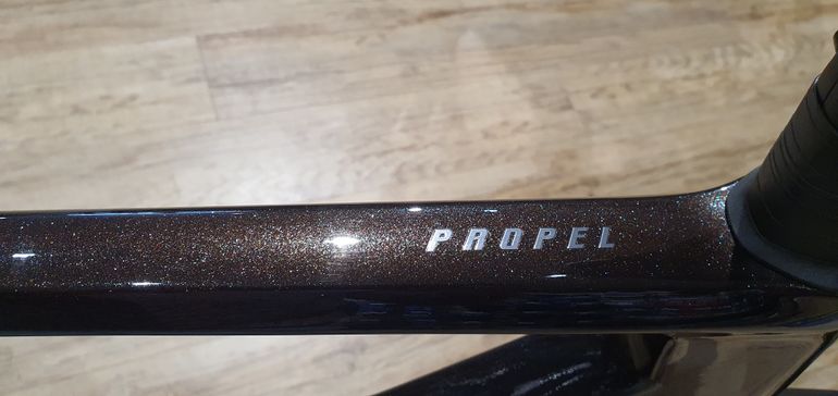 Used Giant Propel Advanced Pro 0-AXS 2027 2027 Road & Gravel — image 12 of 15
