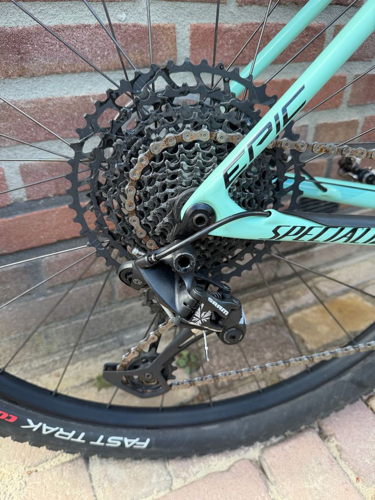 Used Specialized Men's Epic Hardtail Comp 2019 2019 Mountainbike, Green, 29 — image 3 of 8
