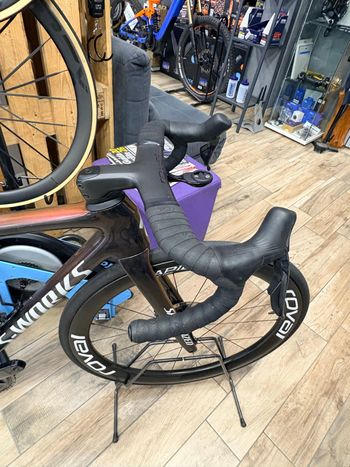 Used Specialized S-Works Tarmac SL8 - Shimano Dura-Ace Di2 2025 2025 Road & Gravel — image 4 of 8
