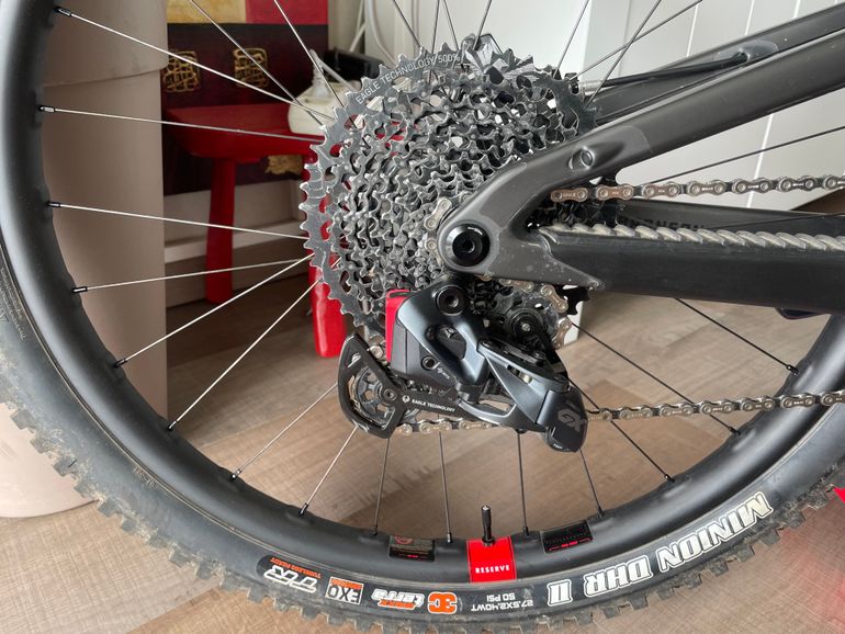 Used Santa Cruz BRONSON GX AXS RSV / Carbon C 2024 2024 Mountainbike — image 7 of 9