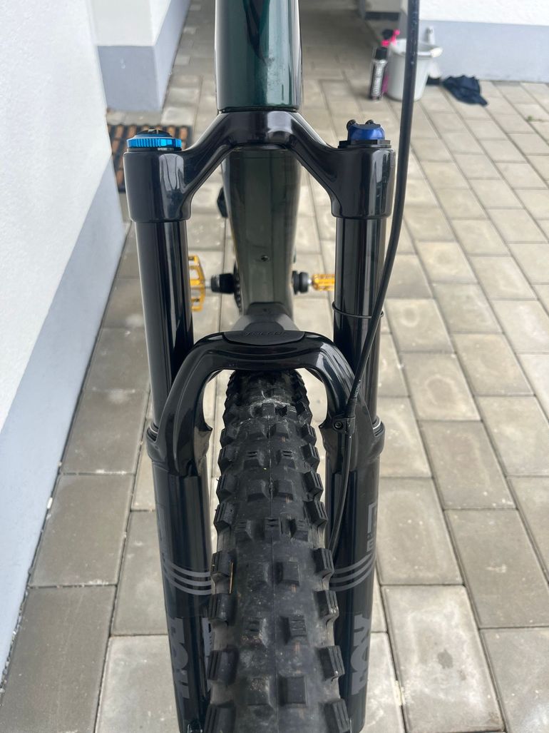Used Specialized Turbo Levo SL Comp Carbon 2021 2021 Mountainbike — image 8 of 11