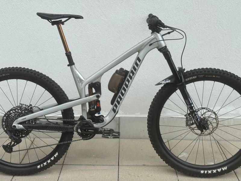 Used Propain Tyee AL 2023 Mountainbike, Light Gray — image 2 of 4
