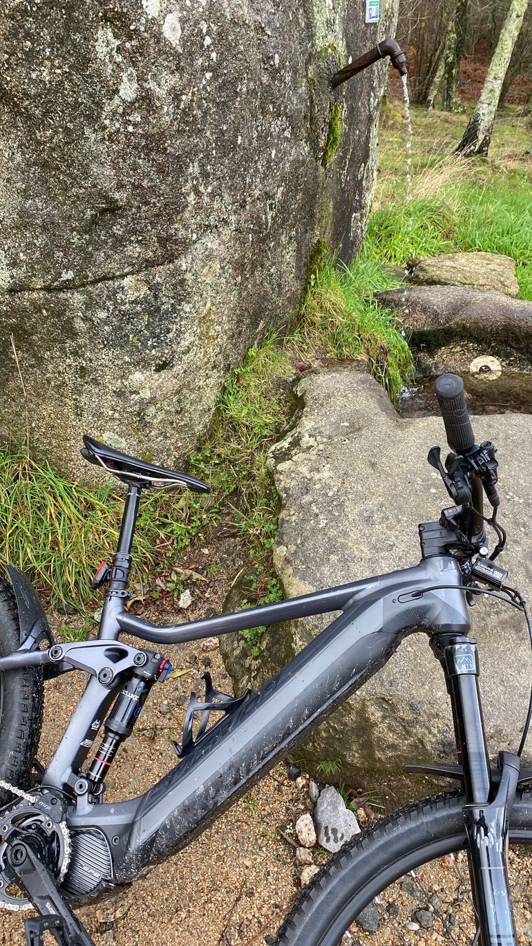 Used Merida eONE-FORTY 700 2021 2021 Mountainbike — image 3 of 3