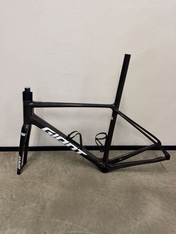 Used Giant TCR Advanced SL Team Frameset 2026 Frameset 2026 Road & Gravel, Black — image 2 of 5