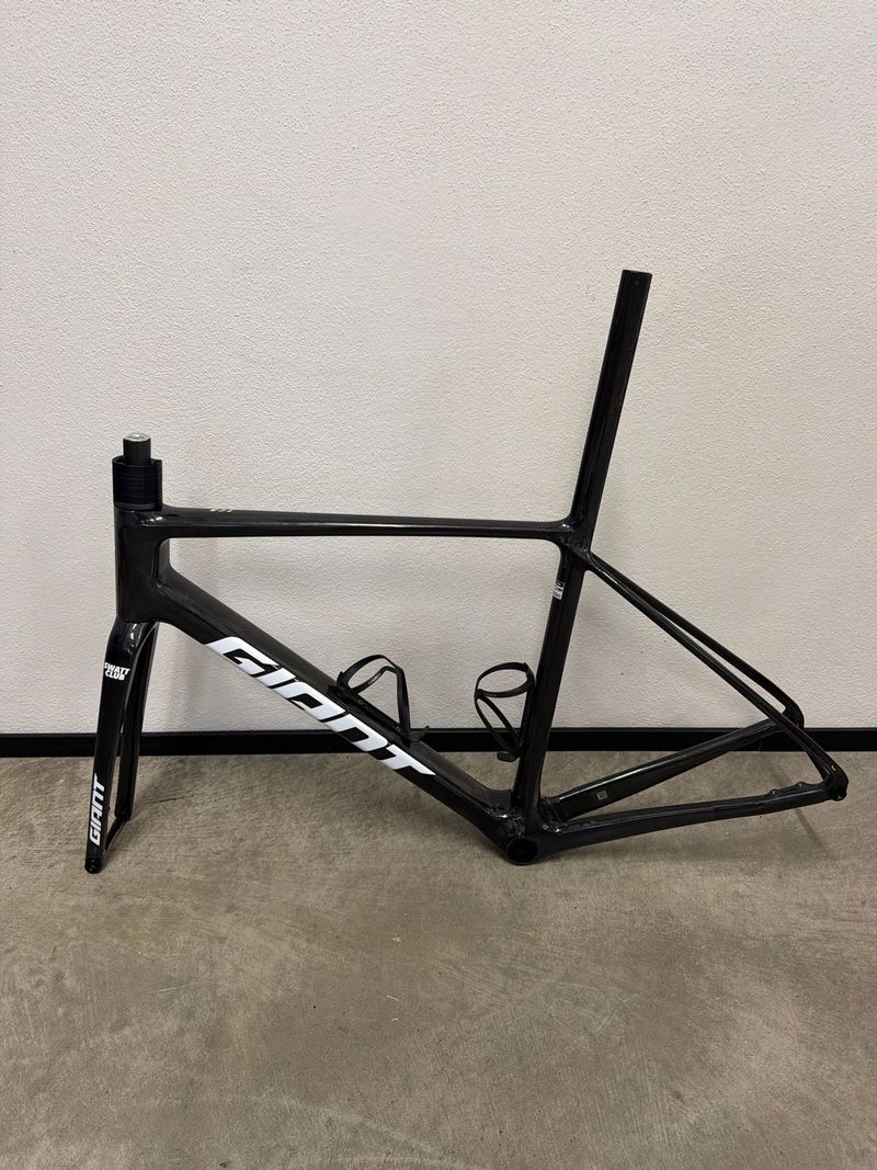 Used Giant TCR Advanced SL Team Frameset 2026 Frameset 2026 Road & Gravel, Black — image 2 of 5