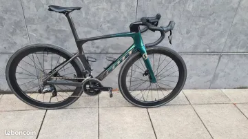 Tweedehands Scott Foil RC 20 2022 2022 Road & Gravel — afbeelding 1 van 13