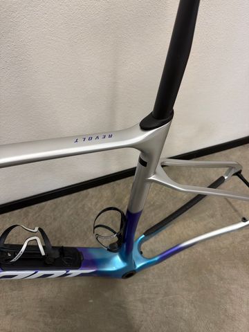 Used Giant Revolt Advanced Pro FF 2025 Frameset 2025 Road & Gravel, Blue — image 5 of 8