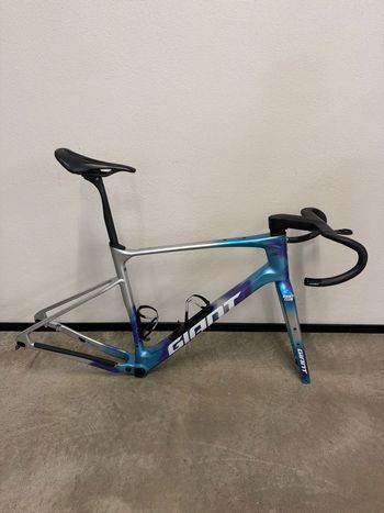 Used Giant Revolt Advanced Pro FF 2025 Frameset 2025 Road & Gravel