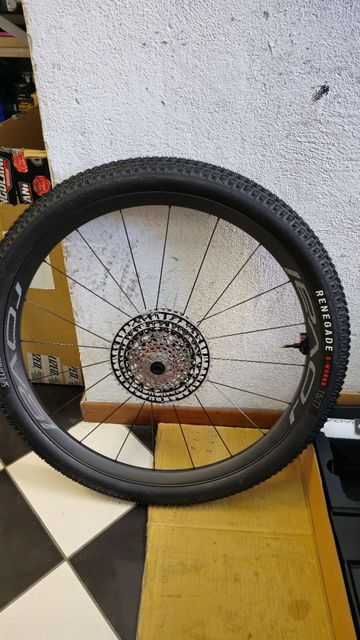 Tweedehands Specialized Epic Sram Eagle Transmission XX SL 2025 Mountainbike — afbeelding 13 van 18