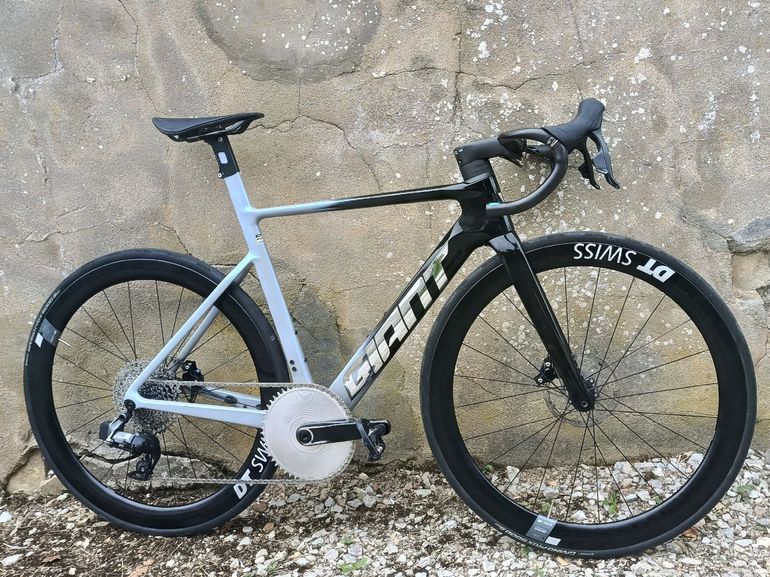Used Giant Propel Advanced SL 0 2024 2024 Road & Gravel, Light Gray — image 2 of 9
