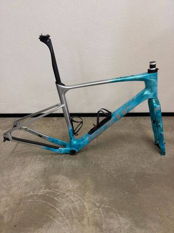 Used Giant Revolt Advanced Pro FF 2025 Frameset 2025 Road & Gravel