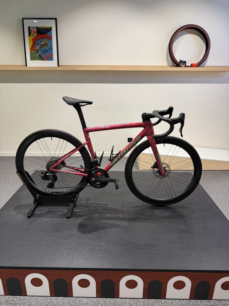 Used Specialized Tarmac SL8 Frameset 2025 2025 Road & Gravel — image 1 of 5