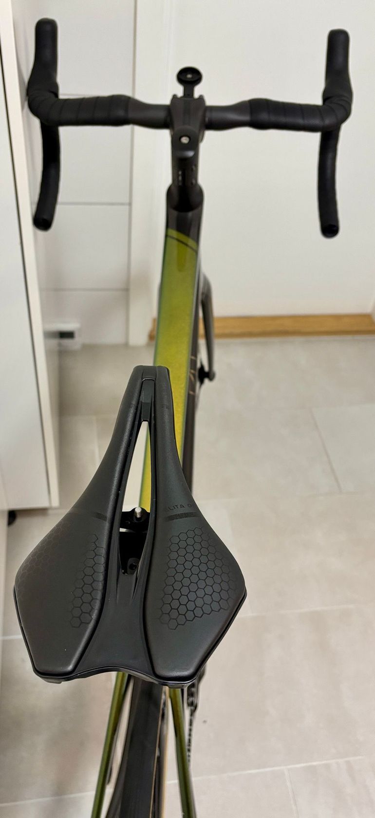 Used Cervélo R5 Shimano Ultegra Di2 2025 Road & Gravel, Black — image 4 of 8