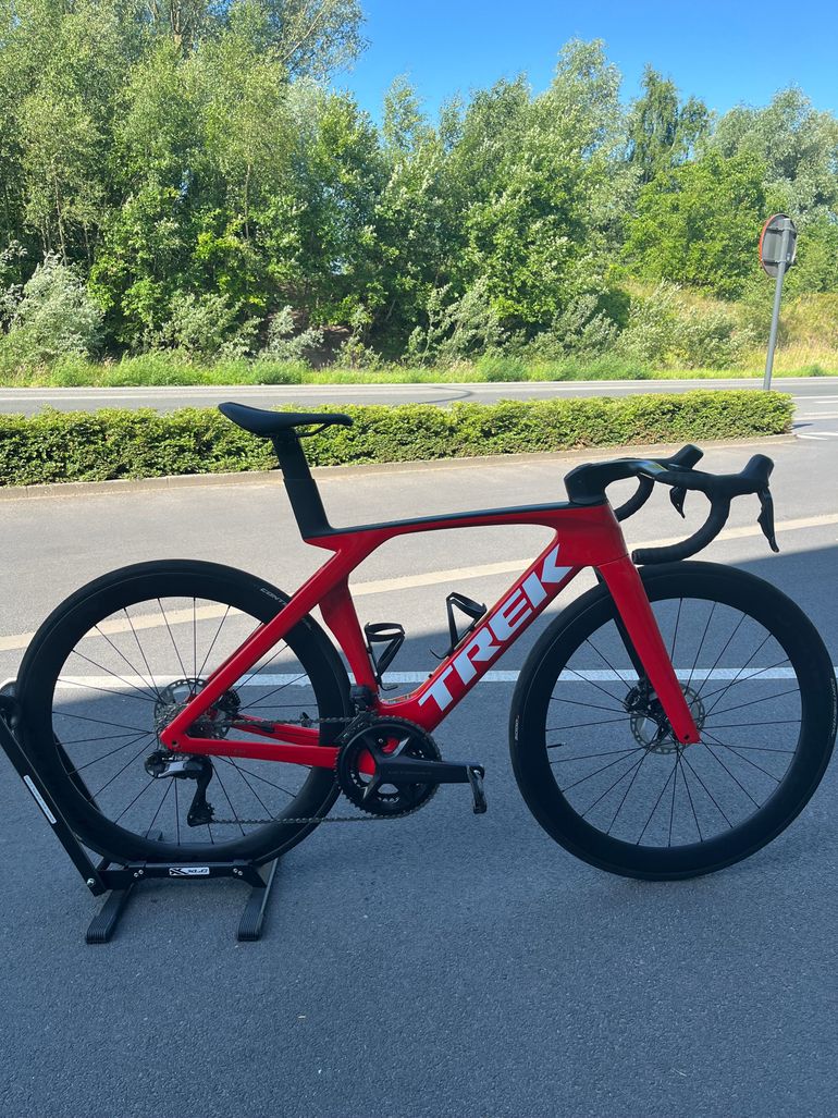 Used Trek Madone SLR 7 Gen 7 2024 2024 Road & Gravel — image 1 of 6