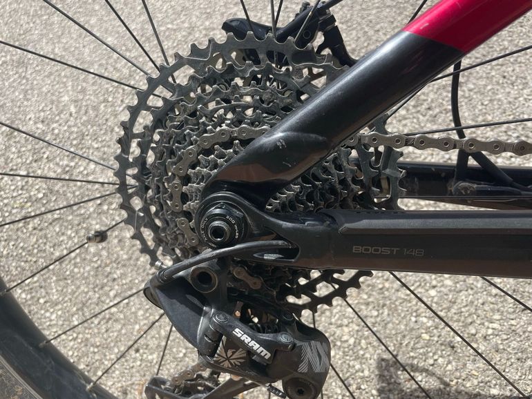 Used Trek Powerfly LT 9.7 2019 2019 Mountainbike, Hellgrau, 27.5 — image 3 of 9