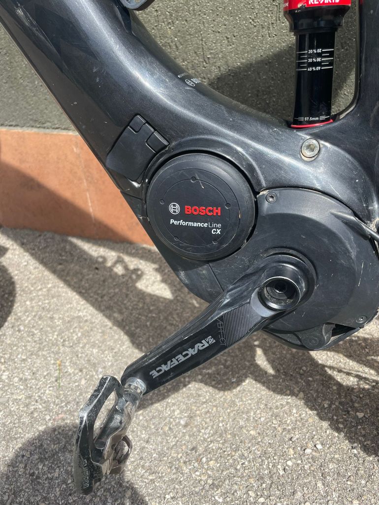 Used Trek Powerfly LT 9.7 2019 2019 Mountainbike, Hellgrau, 27.5 — image 7 of 9