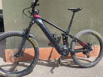 Used Trek Powerfly LT 9.7 2019 2019 Mountainbike, Light Gray, 27.5 (650B) — image 2 of 9