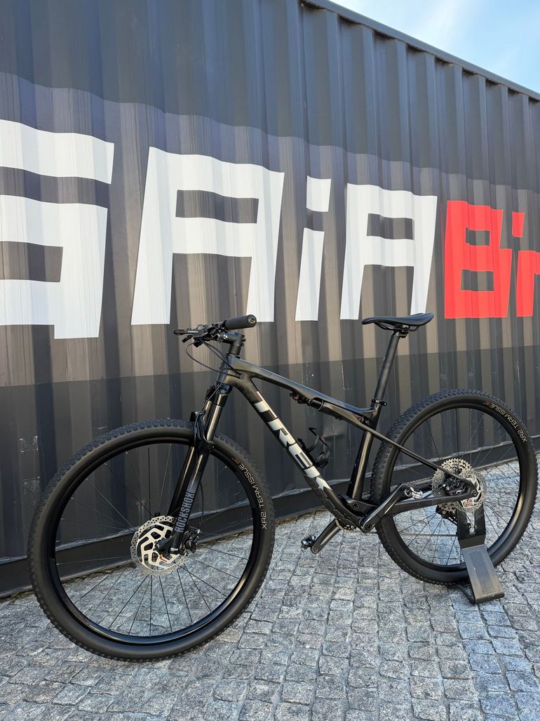 Used Trek Supercaliber SL 9.6 Gen 2 2024 2024 Mountainbike — image 1 of 10