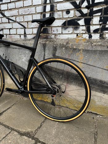 Used Specialized Tarmac SL7 Sport - Shimano 105 2025 2025 Road & Gravel — image 15 of 15