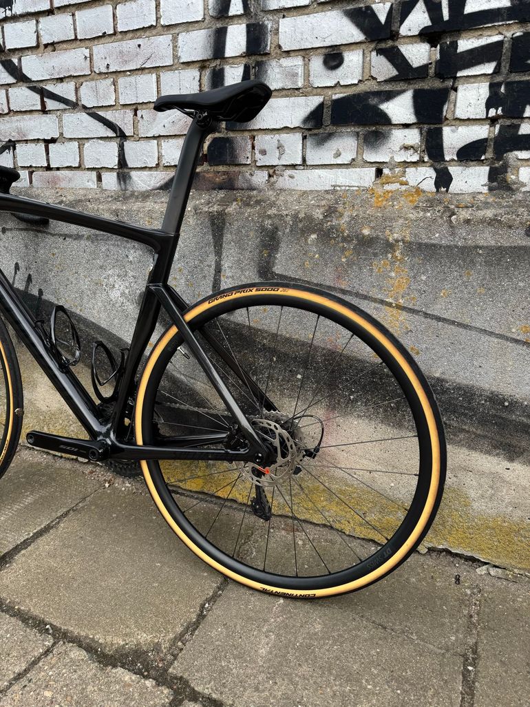 Used Specialized Tarmac SL7 Sport - Shimano 105 2025 2025 Road & Gravel — image 15 of 15