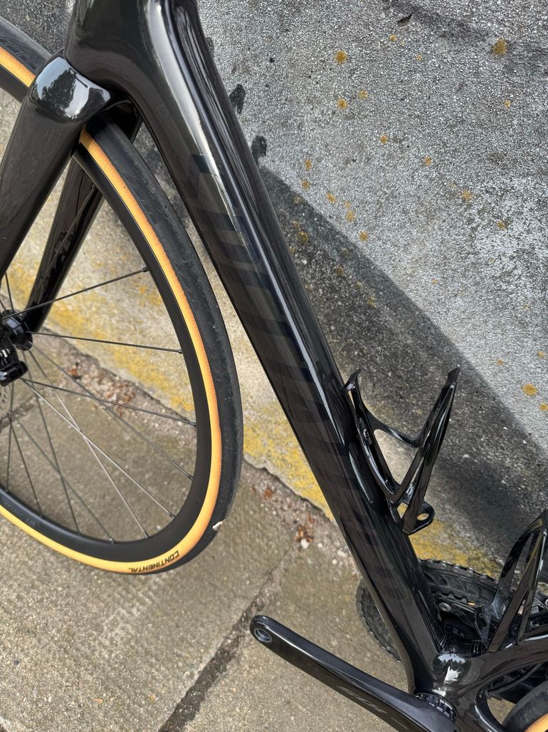 Used Specialized Tarmac SL7 Sport - Shimano 105 2025 2025 Road & Gravel — image 5 of 15