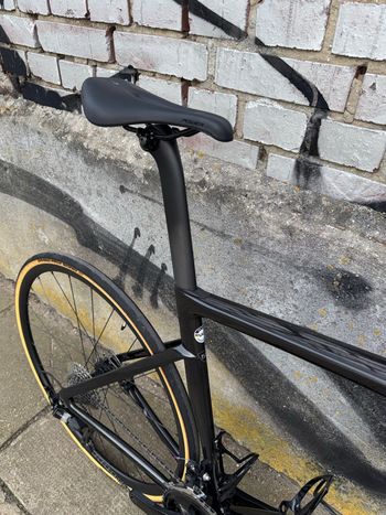 Used Specialized Tarmac SL7 Sport - Shimano 105 2025 2025 Road & Gravel — image 11 of 15