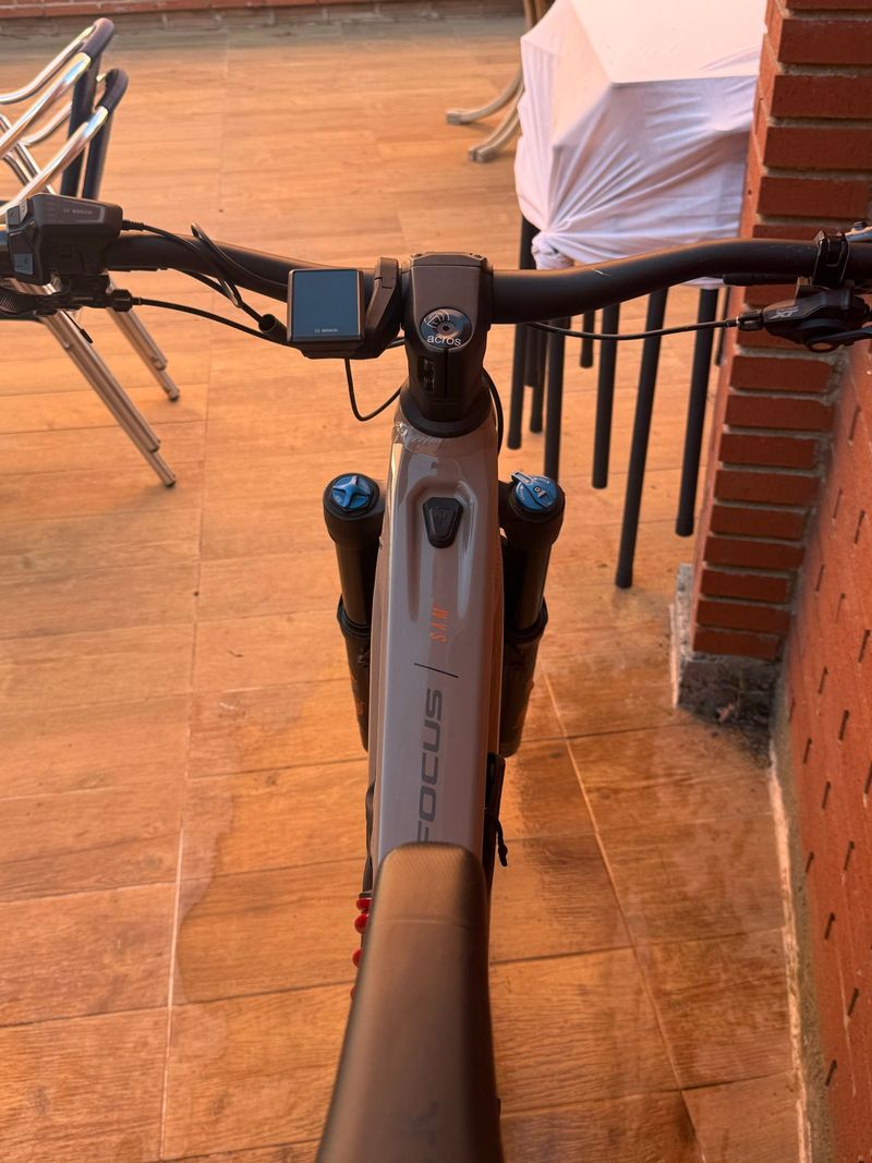 Used Focus SAM² 6.8 2023 2023 Mountainbike, Light Gray, 29 — image 4 of 10