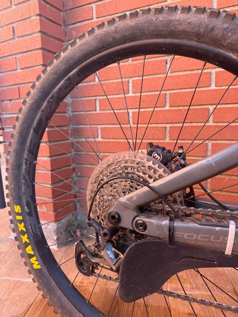 Used Focus SAM² 6.8 2023 2023 Mountainbike, Light Gray, 29 — image 9 of 10
