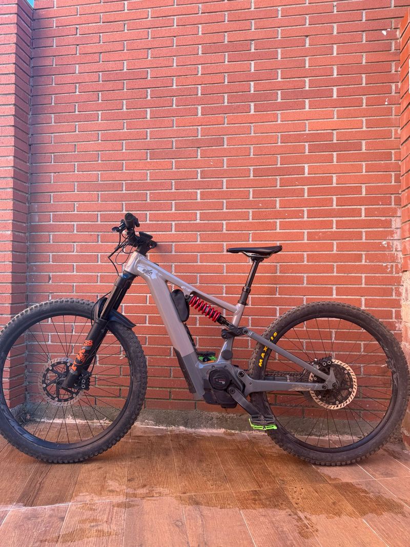 Used Focus SAM² 6.8 2023 2023 Mountainbike, Light Gray, 29 — image 1 of 10