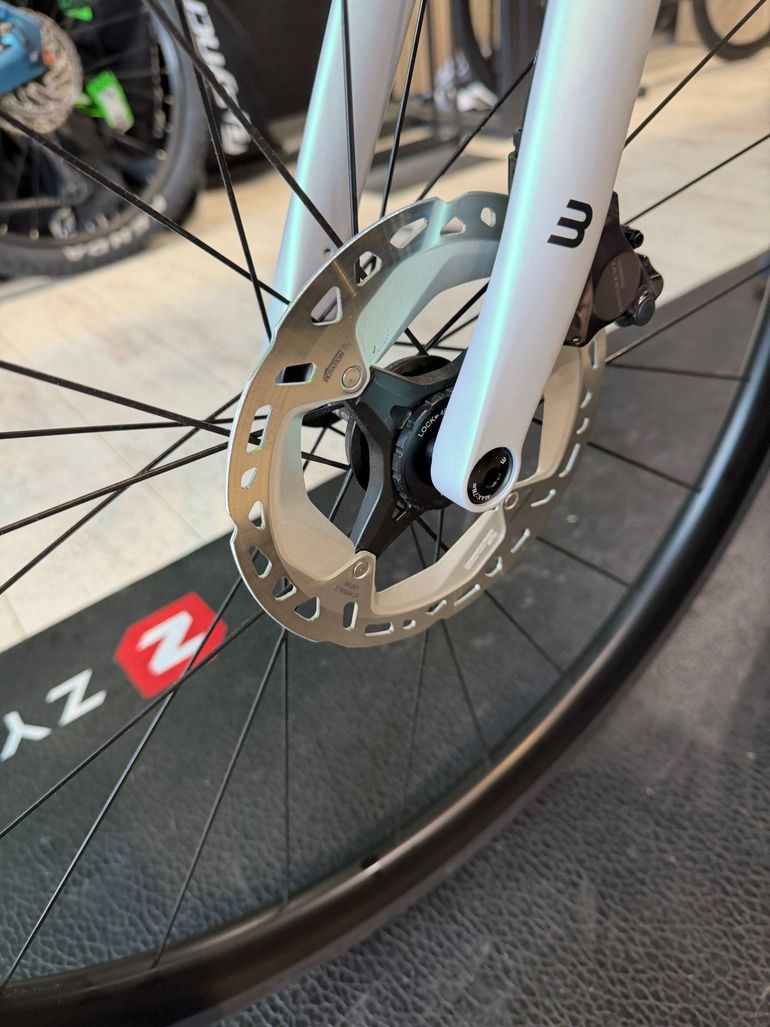 Used Basso Diamante Shimano Ultegra 8170 Di2 2025 2025 Road & Gravel — image 2 of 3