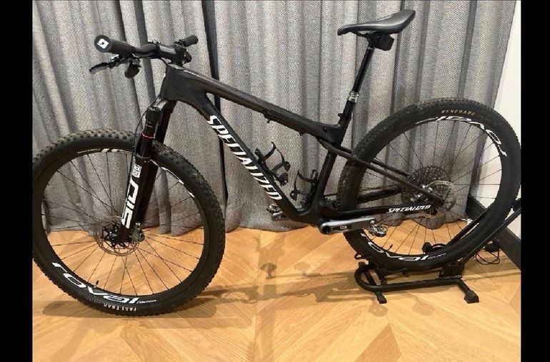 Used Specialized Epic World Cup Expert - SRAM GX AXS, RockShox Select+ 2024 2024 Mountainbike, Black, 29 — image 2 of 13