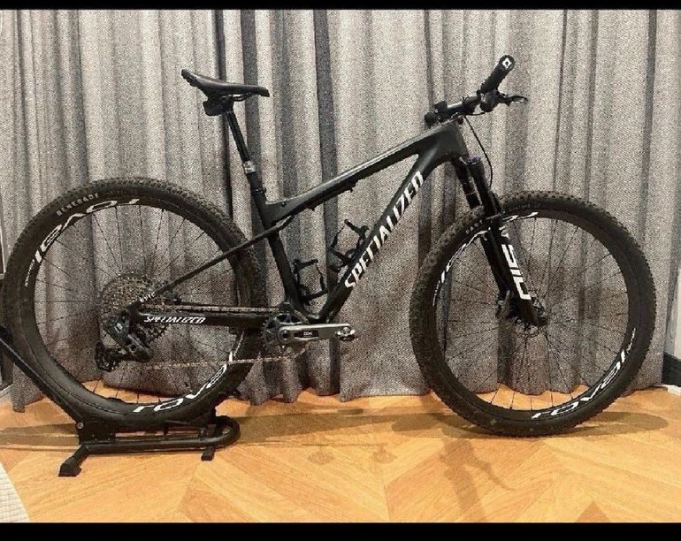 Used Specialized Epic World Cup Expert - SRAM GX AXS, RockShox Select+ 2024 2024 Mountainbike, Black, 29 — image 1 of 13
