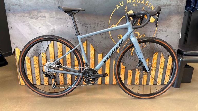 Used Specialized Diverge Elite E5 2023 2023 Road & Gravel, Light Gray — image 1 of 3