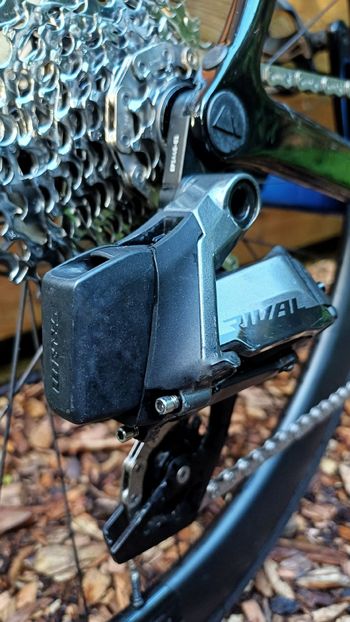 Used Canyon Ultimate CF SL 7 AXS 2023 2023 Road & Gravel — image 5 of 19