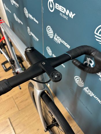 Used Cannondale SUPERSIX EVO DISC DI2 2023 Road & Gravel, Light Gray — image 11 of 17