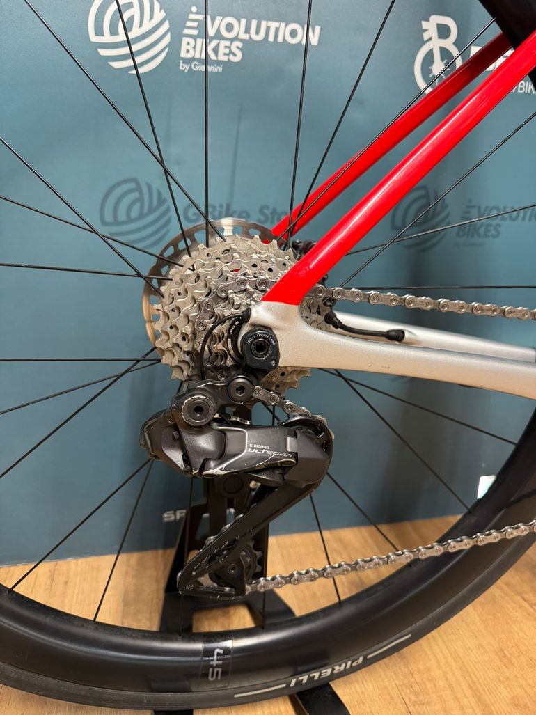 Used Cannondale SUPERSIX EVO DISC DI2 2023 Road & Gravel, Light Gray — image 4 of 17