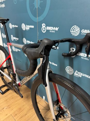 Used Cannondale SUPERSIX EVO DISC DI2 2023 Road & Gravel, Light Gray — image 10 of 17