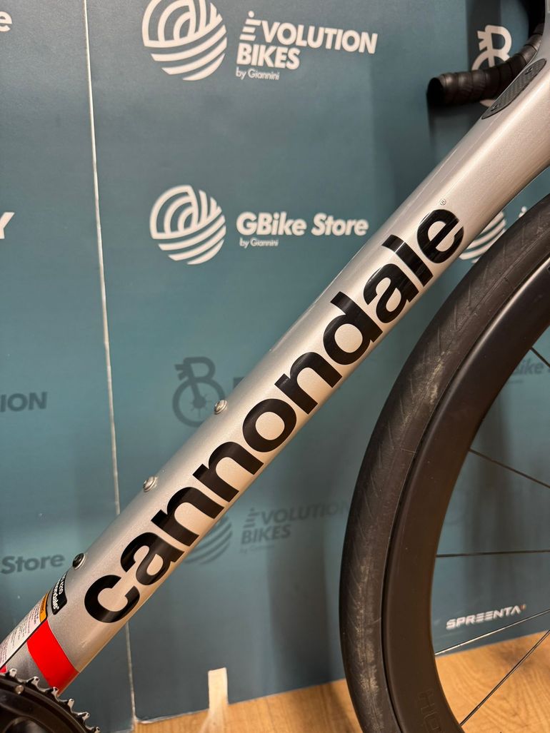 Used Cannondale SUPERSIX EVO DISC DI2 2023 Road & Gravel, Light Gray — image 6 of 17