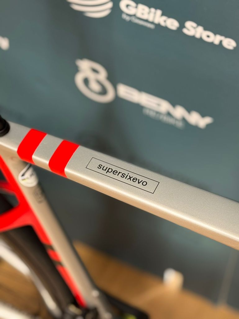 Used Cannondale SUPERSIX EVO DISC DI2 2023 Road & Gravel, Light Gray — image 5 of 17