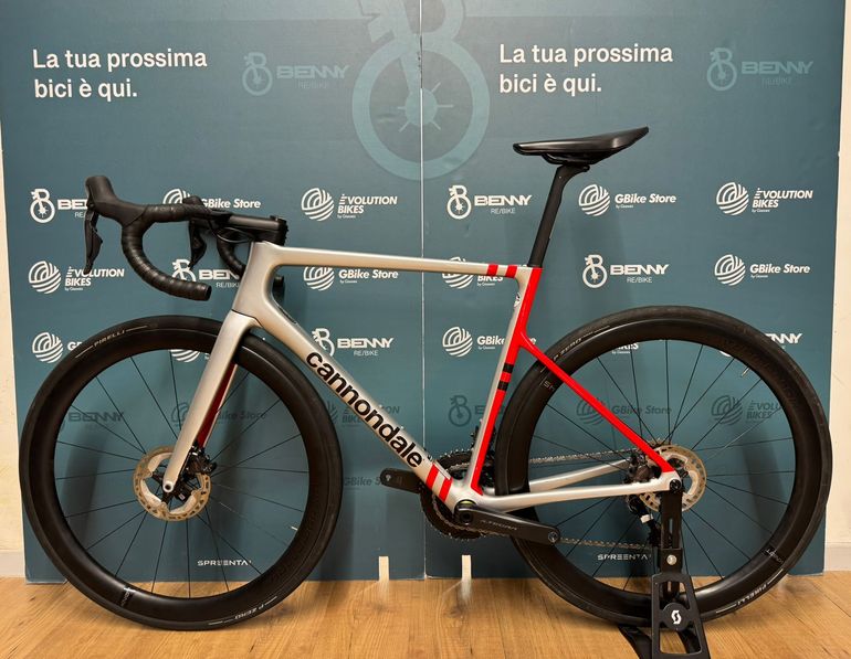 Used Cannondale SUPERSIX EVO DISC DI2 2023 Road & Gravel, Light Gray — image 14 of 17