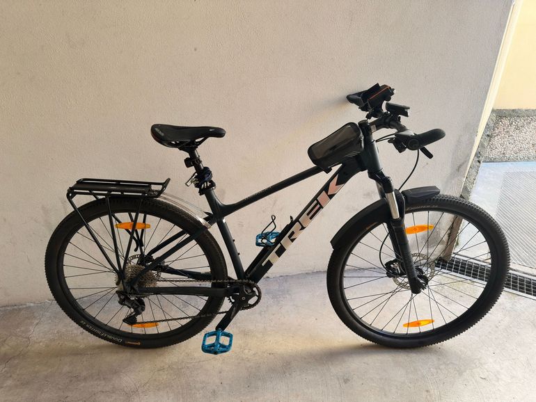 Trek Marlin 7 Gen 2 2023 2023 Mountainbike de segunda mano, Negro — imagen 2 de 4