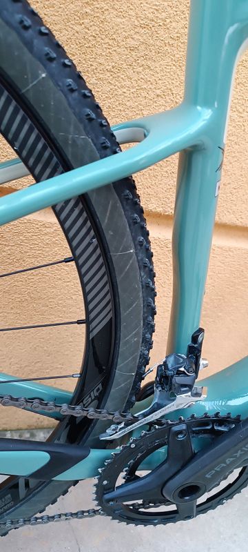 Used Giant Revolt Advanced 0 2019 2019 Road & Gravel, Green — image 10 of 15