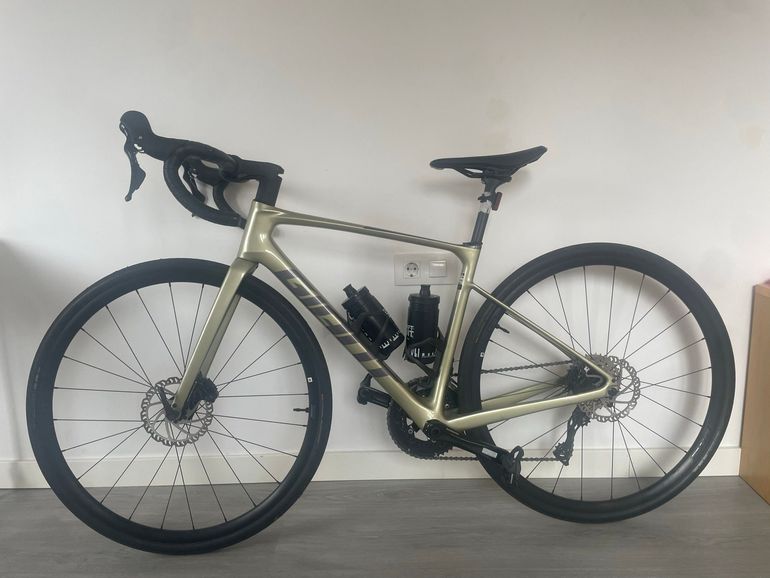 Used Giant Defy Advanced 2 2025 2025 Road & Gravel — image 2 of 4