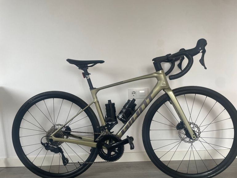 Used Giant Defy Advanced 2 2025 2025 Road & Gravel — image 1 of 4