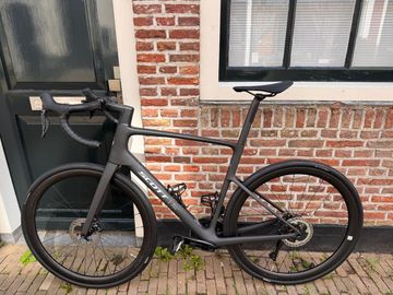Used Scott Addict 30 2026 2026 Road & Gravel, Black — image 2 of 8
