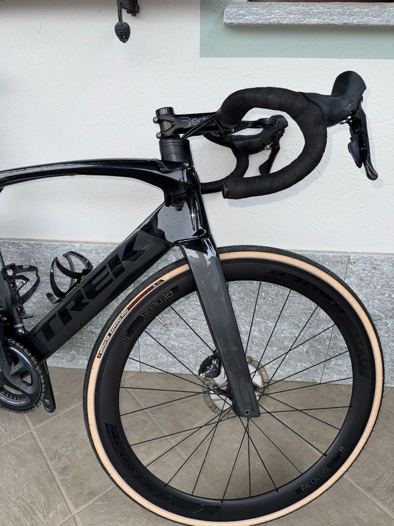 Used Trek Madone SL 6 2020 2020 Road & Gravel — image 8 of 11