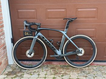 Used Trek Madone SL 6 2020 2020 Road & Gravel — image 2 of 11